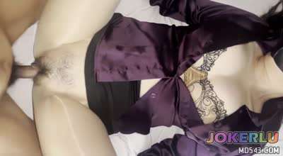  骚妻女上油亮丝袜内射 丝袜小淫妻