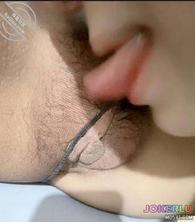  撕开女儿的长腿黑丝屁眼上插着狐狸尾巴让我操